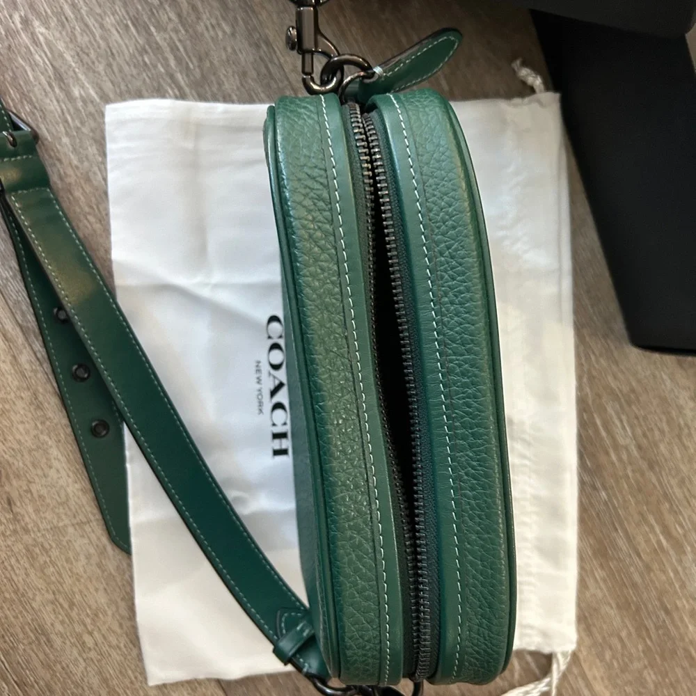 COACH Green Camera Leather Bag - Picture 6 of 8